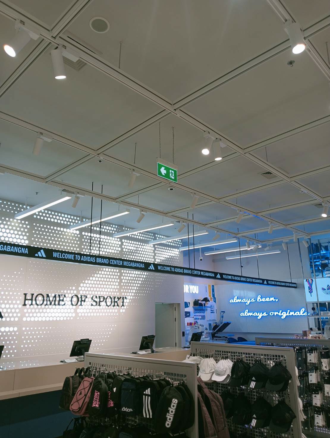 ADIDAS SHOP @ MEGA BANGNA,SAMUT PRAKAN