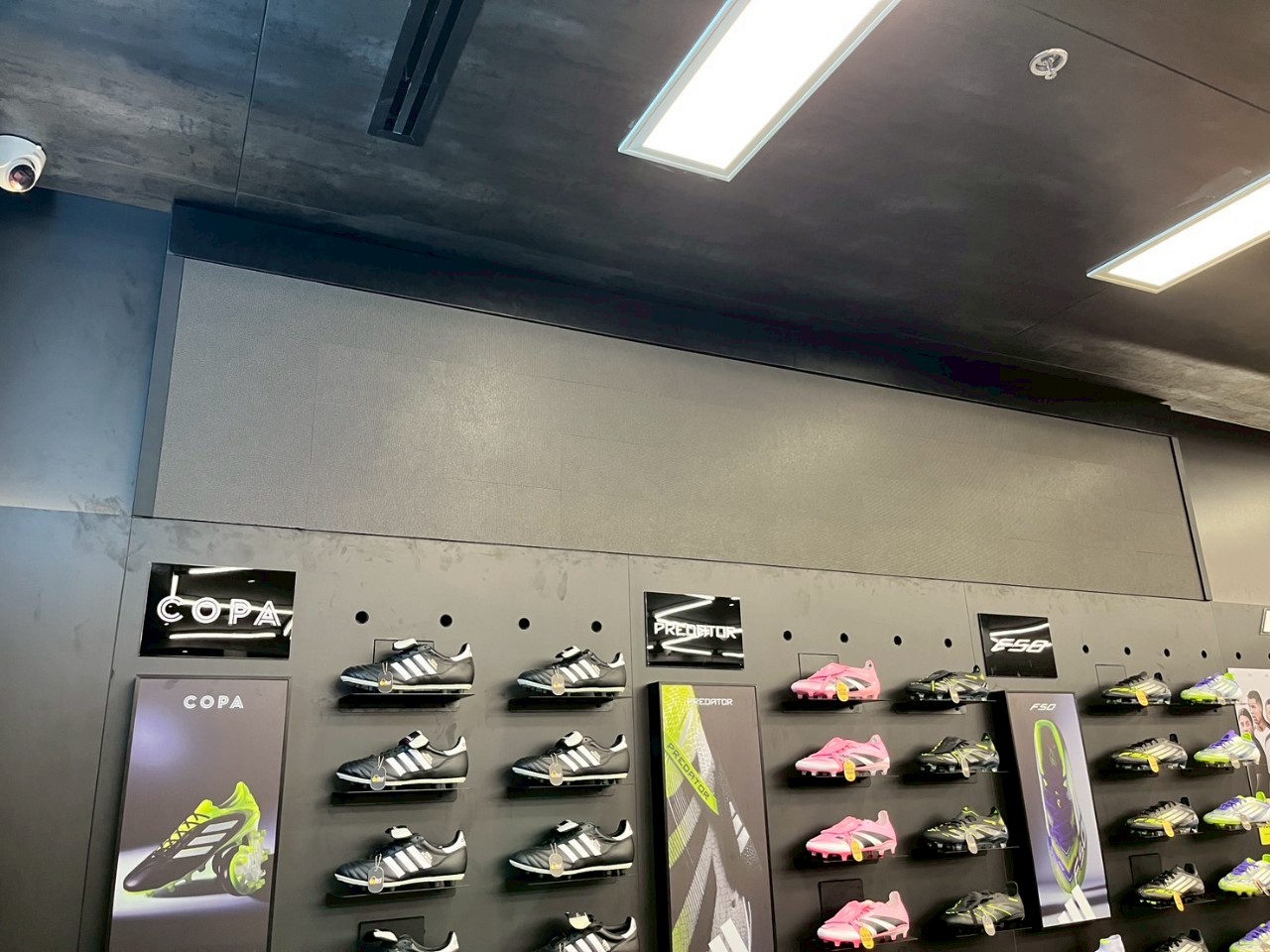 ADIDAS ARI @ THE MALL THAPRA